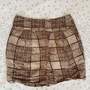 Banana republic size 6P brown pocketed skirt PERF COND just needs to be ironed.